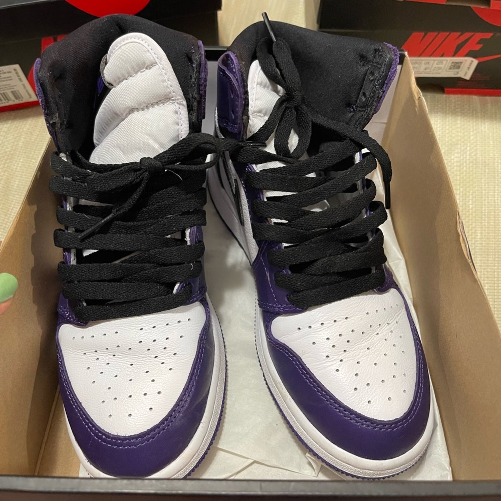 jordan 1s court purple 2.0 grade school size 5